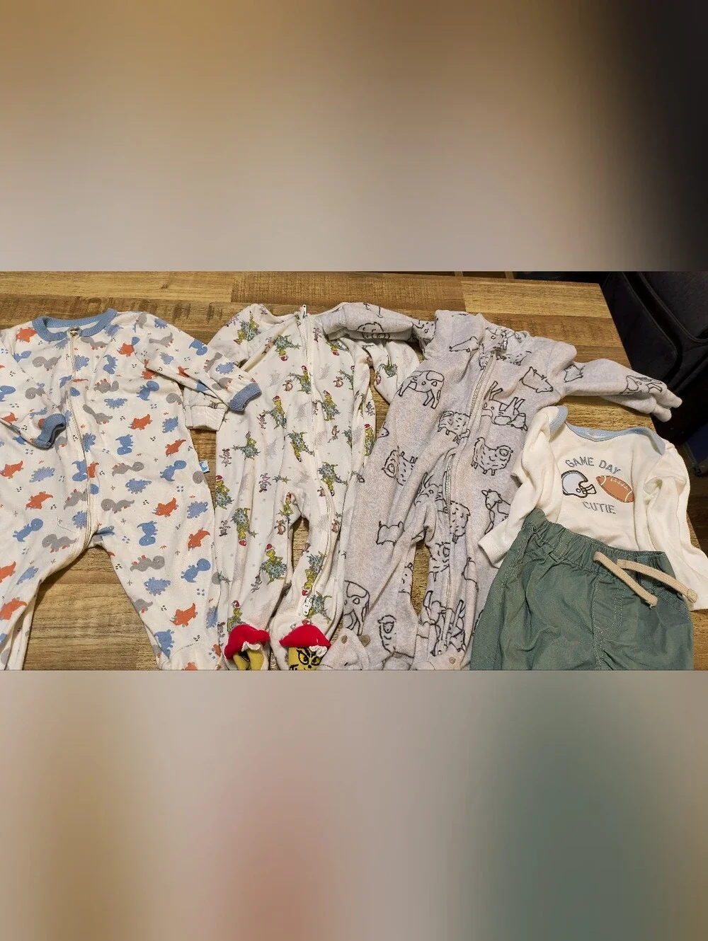 Lot Of Kids Printed One-Piece Sleepers - Soft Zip Front 3-6 Months & 1 Outfit